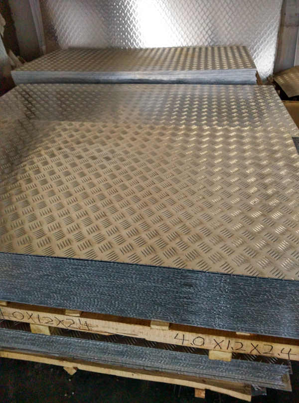 防滑花纹铝板